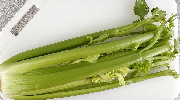 饺子馅芹菜馅怎么做__芹菜饺馅怎么调好吃